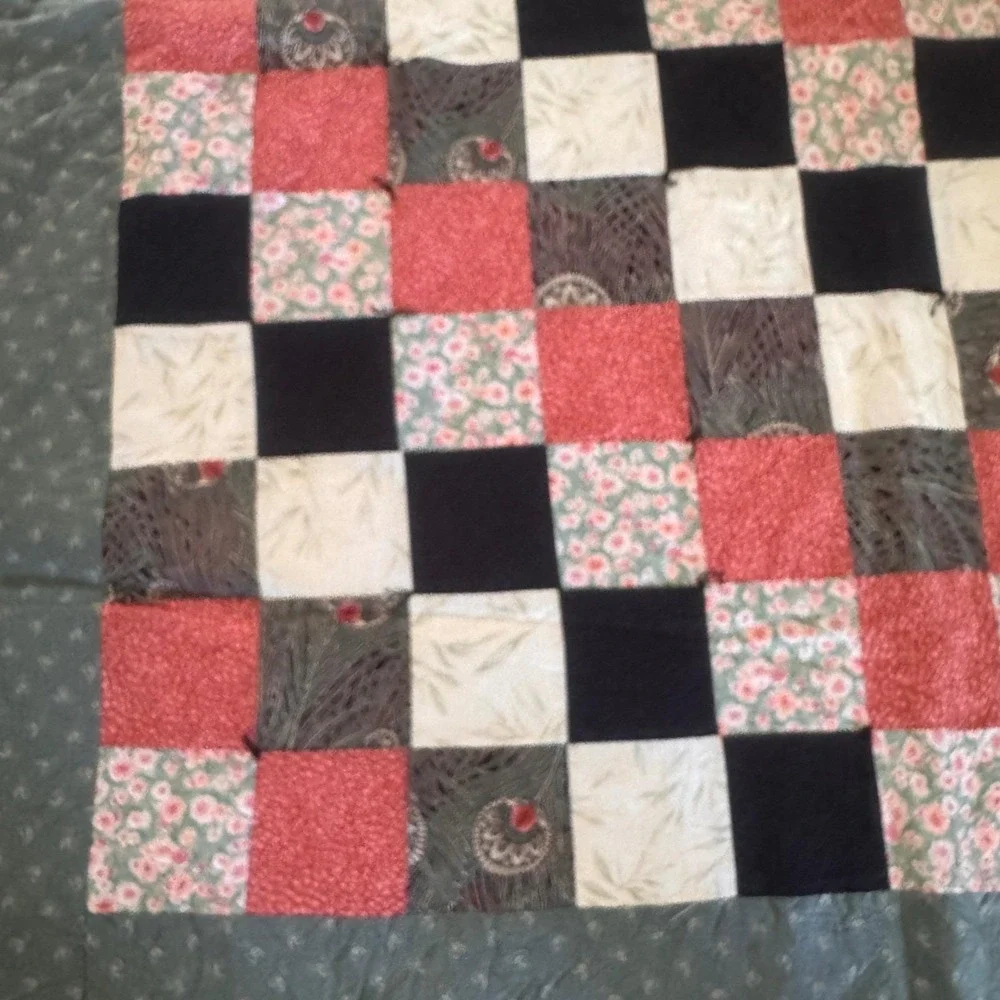 Vtg Checkerboard Patchwork Quilt Throw Blanket‎ Black Red Gray Floral Trim 4x5.5